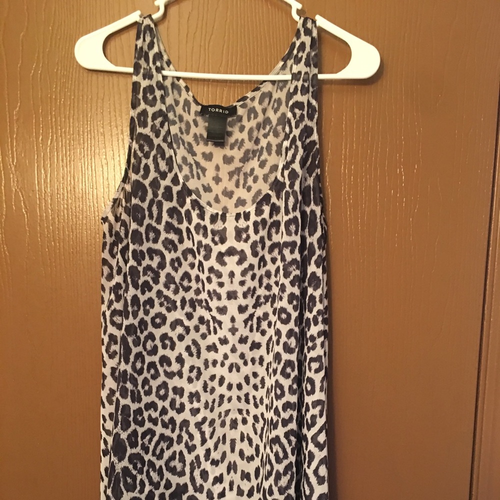 Torrid Sz 2 sheer shark bite sleeveless top